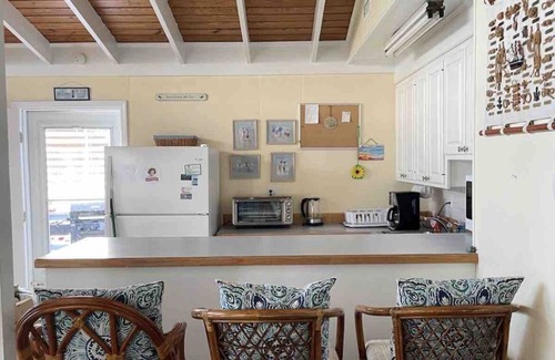 Avon Cabaña | Blue Mere- Oceanside, 450 ft to Beach Walkway, Avon NC, USA!