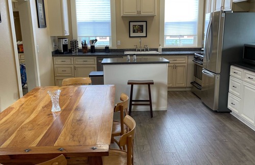 Eureka Casa | Blue Mist Victorian 5bed/2bath Victorian Gem