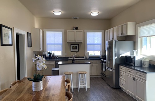 Eureka Casa | Blue Mist Victorian 5bed/2bath Victorian Gem