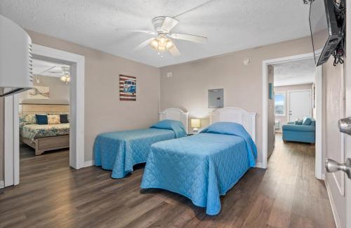 North Myrtle Beach Apartamento | Blue Mist Villas Unit 102 - Oceanfront Ground Floor Condo in Cherry Grove