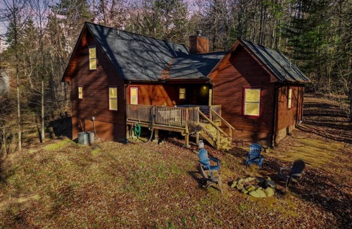 Suches Cabina | Blue Moon Cabin - Fast Internet, Hot Tub, in the mountains!