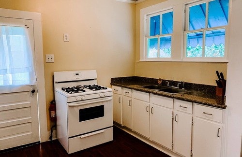 Downtown Casa | Blue Moon Guest House and Saloon