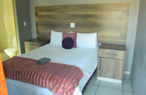 Evander Casa | Blue Moon Guest House