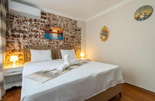 Emin Sinan Villa | Blue Mosq- Three Storey Detached Villa