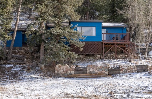 Florissant Cabina | Blue Mountain Bungalow - 3bd Cabin with a Nearby Pond