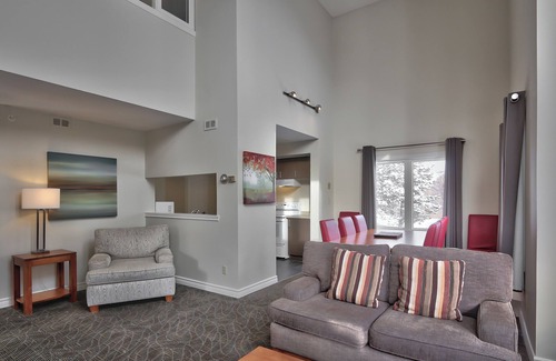 The Blue Mountains Hotel | Blue Mountain Resort Home Collection
