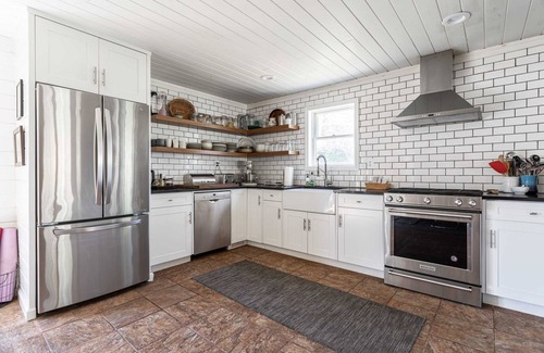 Saugerties Casa | Blue Mountain Cabin - Saugerties Gem with Hot Tub