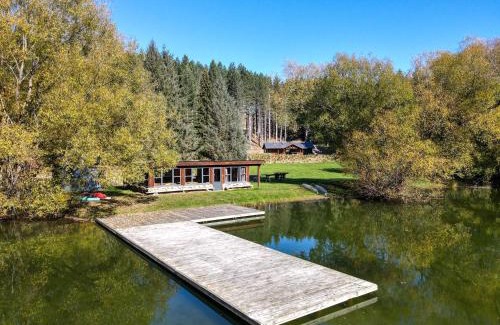 Fairlie Casa | Blue Mountain Lake Lodge and Lake House Fairlie