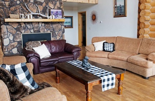 Newcastle Casa | Blue Mountain Ranch | 7 Bedrooms | Sleeps 20