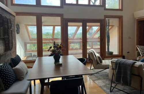 Alexander Casa | Blue Mountain Retreat