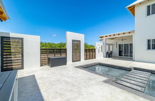 San Pedro Villa | Blue Oasis and Pool Club at Mahogany Bay