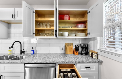Downtown Omaha Apartamento | Blue Oasis: Modern 1-Bed Retreat Apt 1