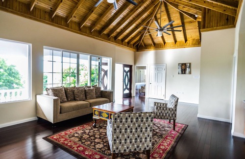 Lucea Cama Y Desayuno | Blue Paloma Bed & Breakfast