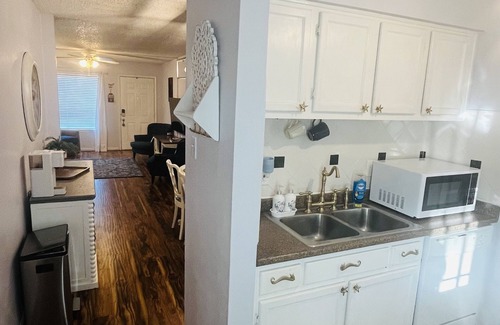 El Lago Condominio | Blue Pearl Beach Retreat 1st floor unit with pool, shopping, Kemah Boardwalk,
