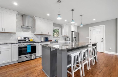 Smyrna Casa | Blue Ribbon 3BR/2BA Bungalow near Truist Park