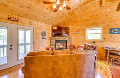 Murphy Casa | Blue Ridge Mountain Cabin Rental with Fire Pit!