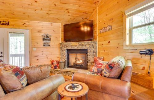 Murphy Casa | Blue Ridge Mountain Cabin Rental with Fire Pit!