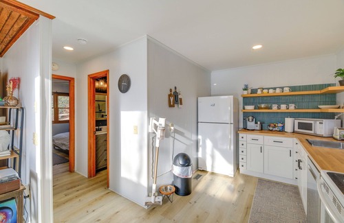 Deep Gap Cabina | Blue Ridge Mountains Cabin w/ Community Pool!