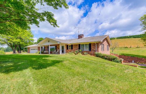 Laurel Springs Casa | Blue Ridge Mtn Views Ranch-Style Home in Sparta!