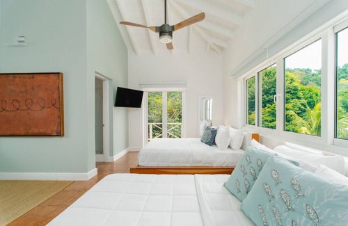 Antoneys Cay Hotel | Blue Roatan Resort