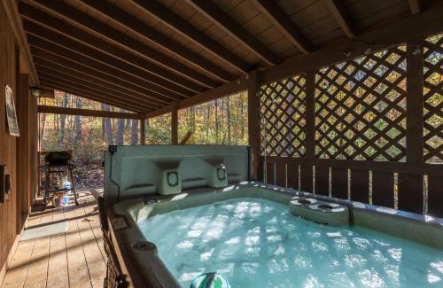 Logan Casa | Blue Rose Cabins - Naughty Pine Cabin