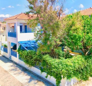 Skala Eresou Apartamento | Blue Seaside House with Garden