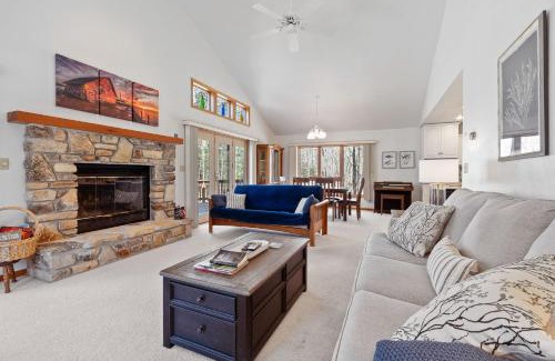 Fish Creek Casa | Blue Skies and Cherry Pies by Simple Life Rentals