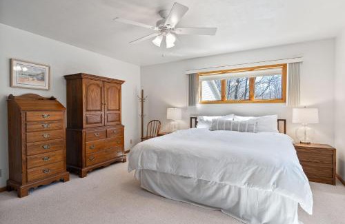 Fish Creek Casa | Blue Skies and Cherry Pies by Simple Life Rentals