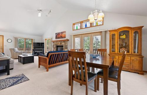 Fish Creek Casa | Blue Skies and Cherry Pies by Simple Life Rentals