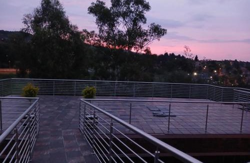 Greater Johannesburg Metropolitan Area Casa | Blue Sky Manor