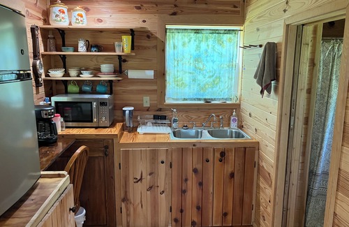 Fairhope Apartamento | Blue Sky Studio with WiFi and AC in charming Silverhill