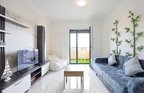 Rade Apartamento | Blue Slide House - 1BR, Waterpark, Shoreline