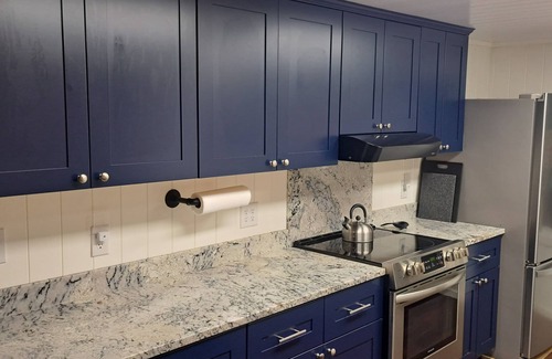 Penrose Cabaña | Blue Smoke Cottage - Comfortable Cottage in the Mountains - Hot Tub - Fireplace