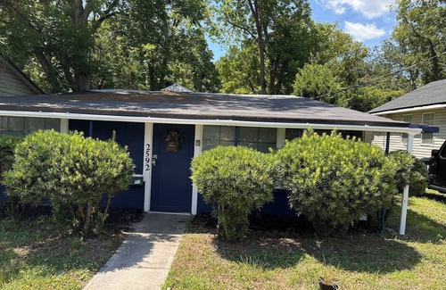 Jacksonville Casa | Blue Spacious Inside and Out