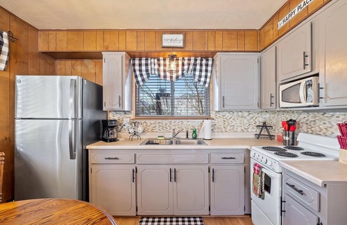 Greer Cabina | Blue Spruce Cabin Sum