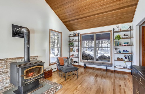 Eastern Vermont Casa | Blue Spruce - Easy Access to Snowshoeing, cross country trails, Stowe, Smuggs, and Jay!