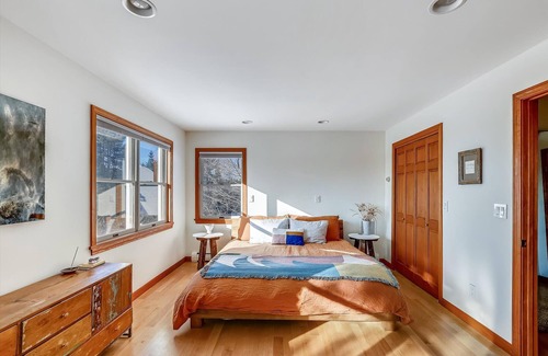 Eastern Vermont Casa | Blue Spruce - Easy Access to Snowshoeing, cross country trails, Stowe, Smuggs, and Jay!