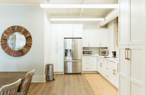 Maryville Apartamento | Blue Suede Shoes Suite