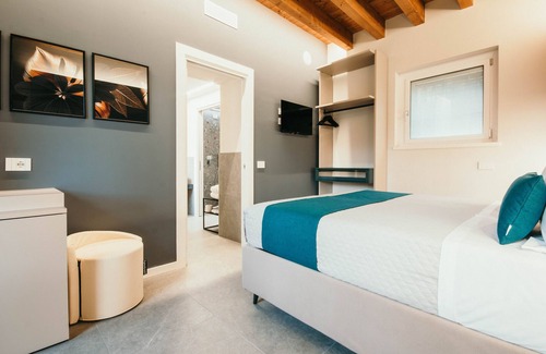Solcio Cama Y Desayuno | Blue Suite in Gio&Leo GuestHouse - Lakeside L&B
