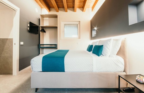 Solcio Cama Y Desayuno | Blue Suite in Gio&Leo GuestHouse - Lakeside L&B