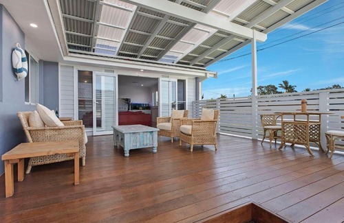 Long Jetty Casa | Blue Summer House