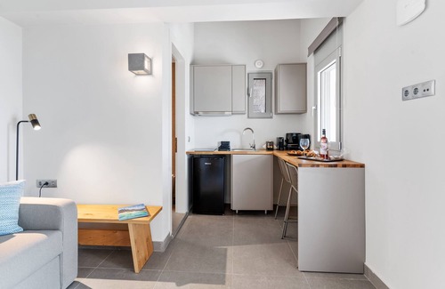 Episkopos Casa | Blue Symphony Suites & Apartments