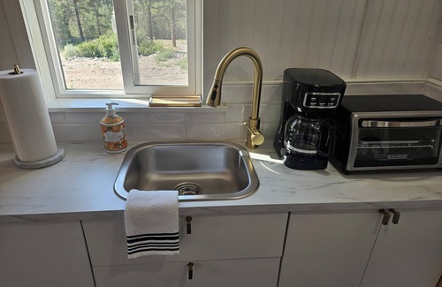 Buena Vista Casa | Blue Tiny House Getaway at Deer Valley w/ Geothermal pools & more!