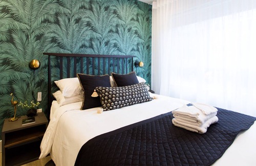 Little Italy Apartamento | Blue Tropics Studio in Little Italy with kitchen by Denstays