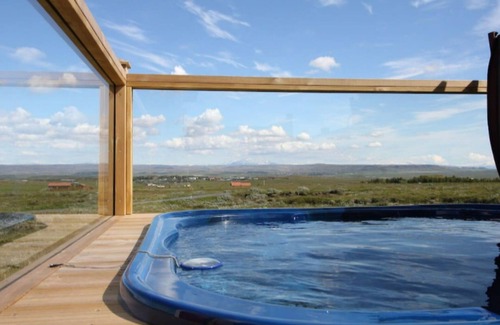 Reykholt Cabina | Blue View Cabin 3B with Hot Tub