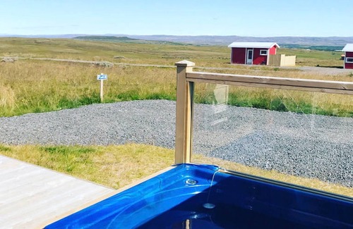 Reykholt Cabina | Blue View cabin 4B with Hot Tub