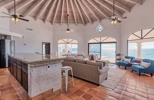Las Conchas Casa | Blue Water Beach House 5BR Beachfront