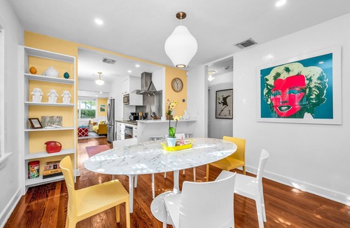 Flamingo Parks Casa | Blue Water Bungalow - Chic Palm Beach Vibes