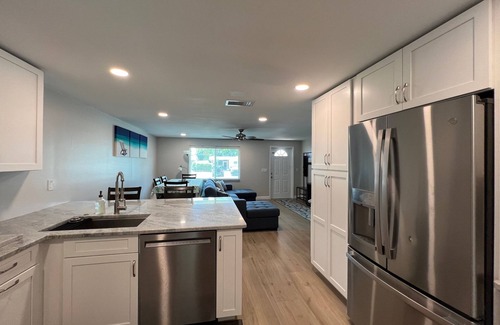 Naples Park Cabaña | Blue Water Retreat @ Vanderbilt- steps to beaches/shopping/dining/entertainment!