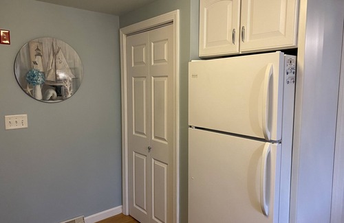 East Falmouth Casa | Blue Water Shores Neighborhood walking distance to private inlet